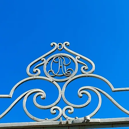 Chateau Du Grand Jardin Bed and Breakfast
