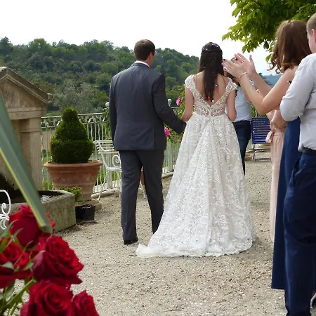 Chateau Du Grand Jardin 3*