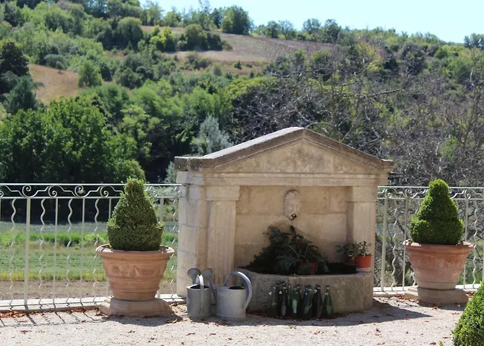 Chateau Du Grand Jardin 3*