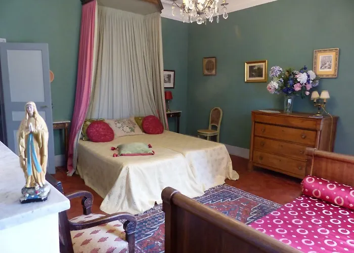 Chateau Du Grand Jardin 3*