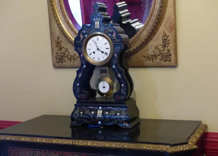 Chateau Du Grand Jardin Couette-café 3*