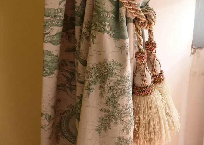 Bed & Breakfast Chateau Du Grand Jardin Valensole