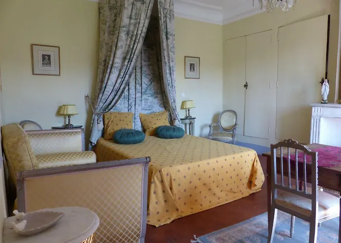 Chateau Du Grand Jardin 3*