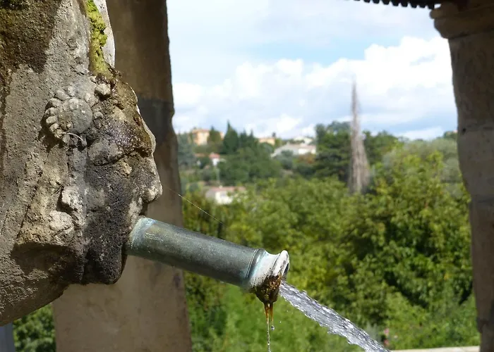 Chateau Du Grand Jardin