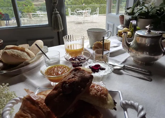 Chateau Du Grand Jardin Couette-café 3*