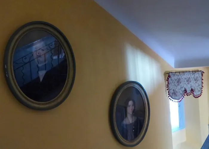 Chateau Du Grand Jardin Bed & Breakfast