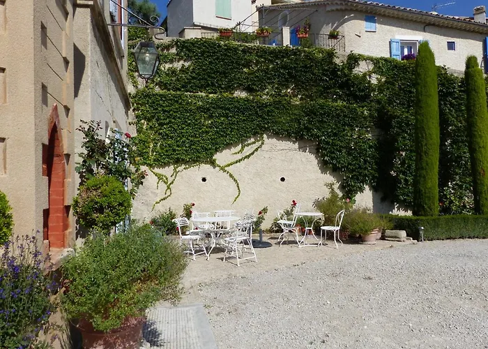 Chateau Du Grand Jardin Couette-café 3*